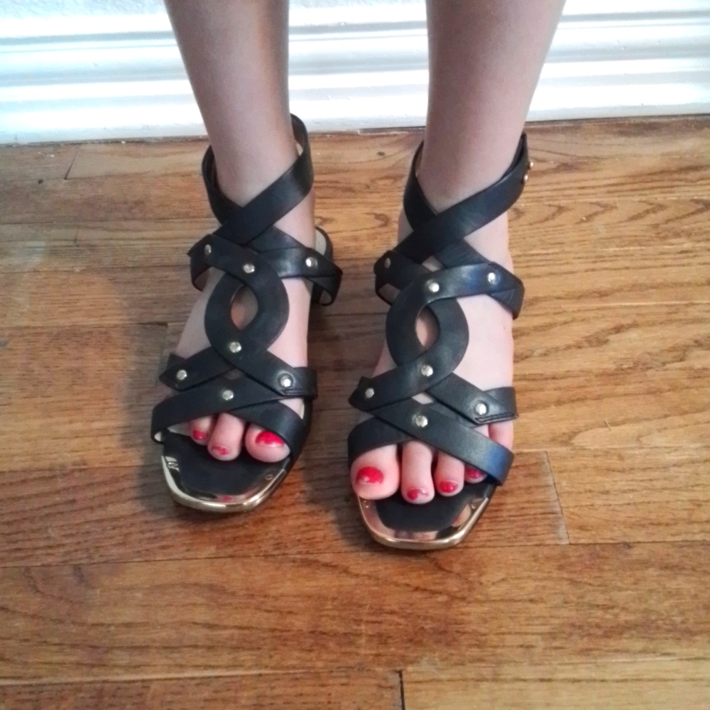Pour LA Victoire sandals size 6.